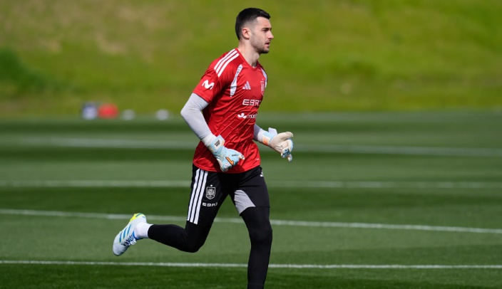 NHM Espanyol phản đối Joan Garcia khi anh gia nhập đại k&igrave;nh địch Barcelona. 