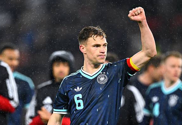 Kimmich l&agrave; 'm&aacute;y đếm nhịp' của tuyển Đức.