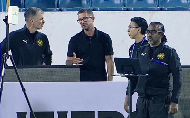 Harry Kewell xuất hiện tr&ecirc;n s&acirc;n tập của Malaysia