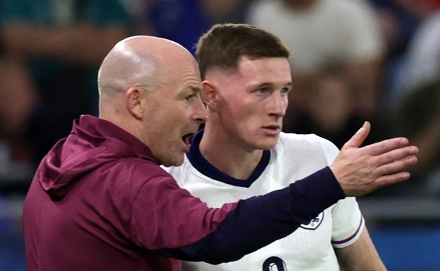 Lee Carsley l&agrave; người đầu ti&ecirc;n thử nghiệm Elliot Anderson ở vị tr&iacute; số 6