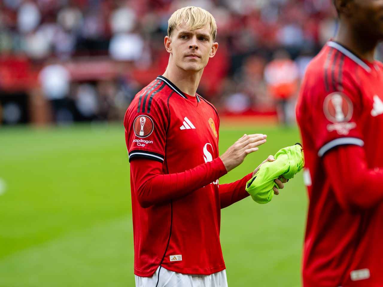 Toby Collyer lận đận v&igrave; chấn thương.