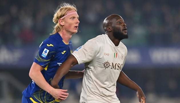 Napoli c&oacute; thể trừng phạt Lukaku.