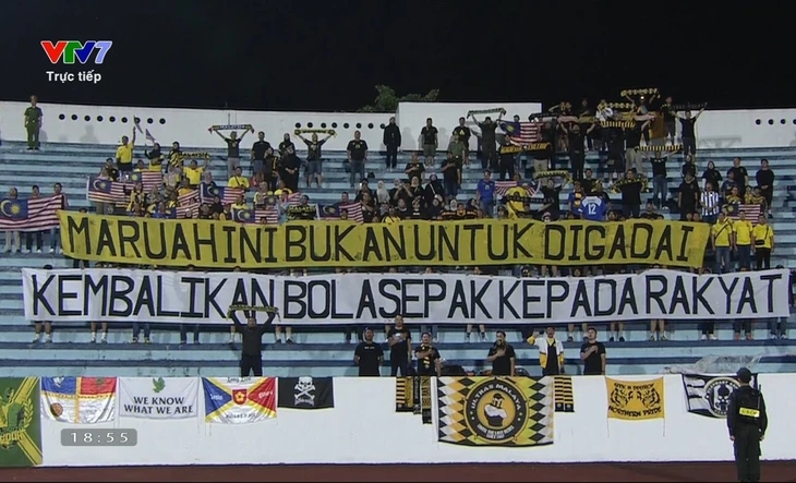 Th&ocirc;ng điệp CĐV Malaysia d&agrave;nh cho l&atilde;nh đạo b&oacute;ng đ&aacute; nước n&agrave;y. Ảnh chụp m&agrave;n h&igrave;nh.