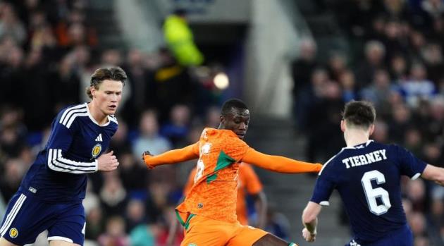 Ảnh bài viết Pepe trừng phạt hàng công vô duyên của tuyển Scotland