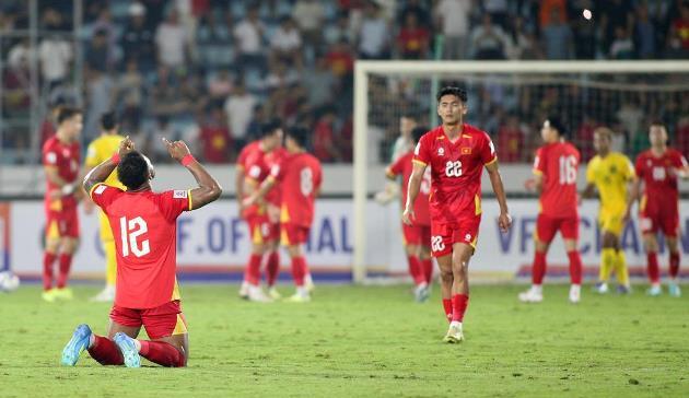 M&agrave;n ăn mừng cảm x&uacute;c của Xu&acirc;n Son.