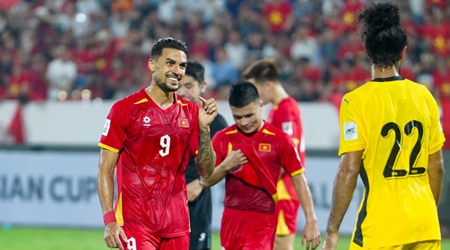 Ảnh bài viết Điểm tin Bóng đá Việt Nam 1/4: Ông Kim Sang-sik chốt Hoàng Hên đá tiền đạo; HLV Malaysia nhận thua Việt Nam