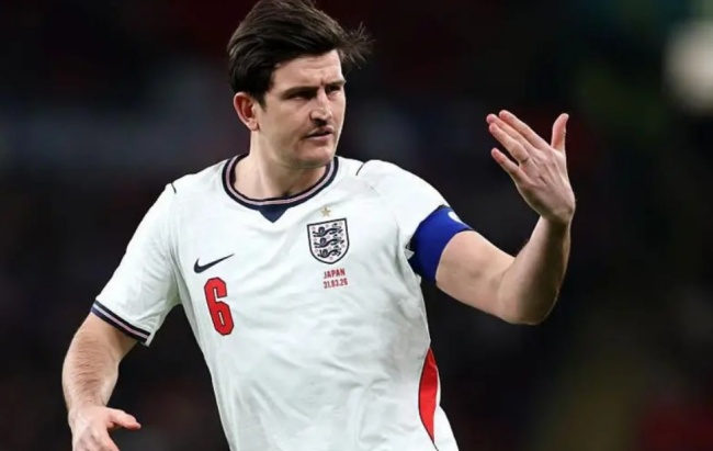 Maguire được sử dụng như 'c&acirc;y s&agrave;o' ở v&ograve;ng cấm địa đối phương.