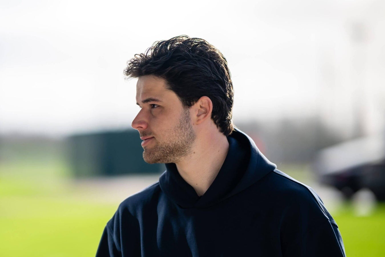 Kh&ocirc;ng &aacute;p lực n&agrave;o đ&aacute;nh bại được người g&aacute;c đền trẻ tuổi.