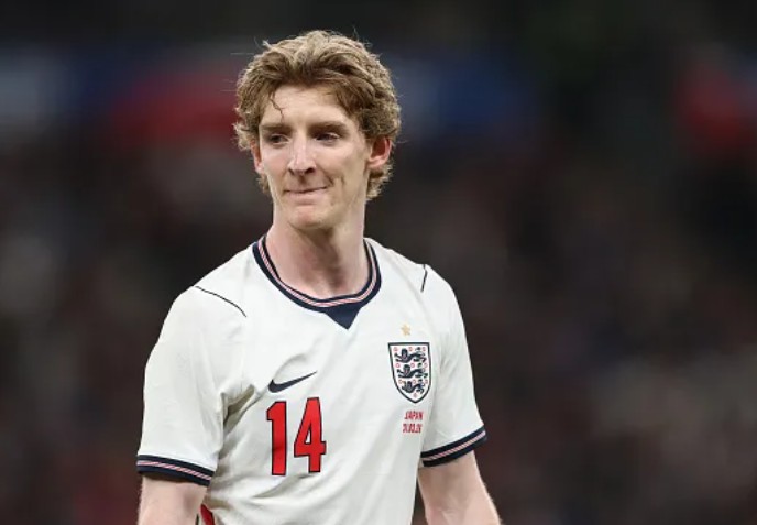 Gordon l&agrave; mục ti&ecirc;u của Arsenal.