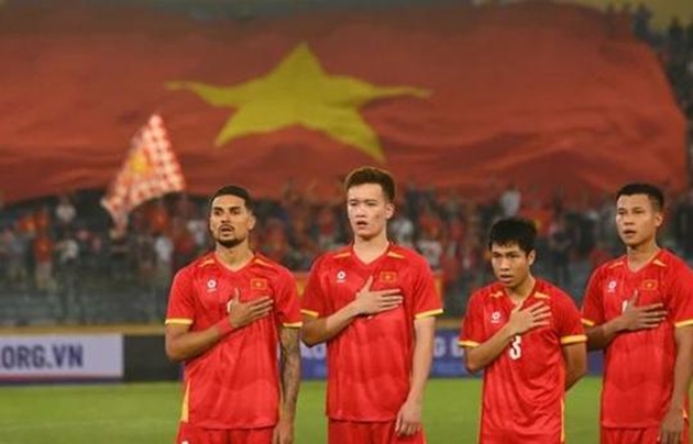 Ho&agrave;ng H&ecirc;n gi&uacute;p h&agrave;ng c&ocirc;ng tuyển Việt Nam trở n&ecirc;n biến h&oacute;a hơn.