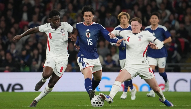 Anderson phối hợp nhịp nhàng cùng Mainoo.