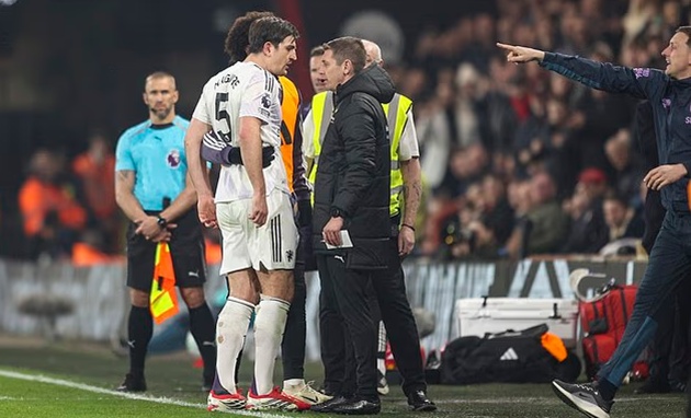 Ảnh bài viết FA chính thức buộc tội Harry Maguire sau trận Bournemouth