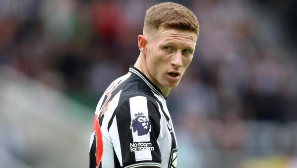 Anderson l&agrave; một trong những t&agrave;i năng trưởng th&agrave;nh từ l&ograve; đ&agrave;o tạo của Newcastle.