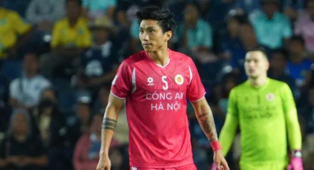 Ảnh bài viết Văn Hậu cùng CAHN thâu tóm danh hiệu tháng 3 V.League