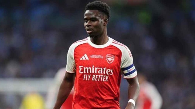 Saka trong màu áo Arsenal.