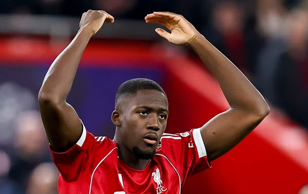 Trung vệ người Pháp muốn tăng lương đáng kể