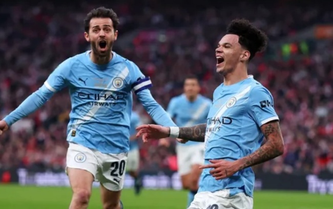 Man City vô địch Carabao Cup.