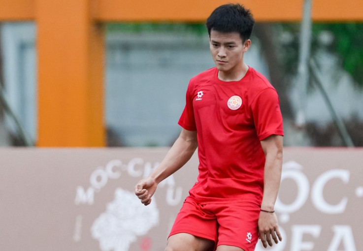 Nguyễn Thanh Nhàn là niềm hy vọng trên hàng công của PVF-CAND. Ảnh: CLB PVF-CAND.