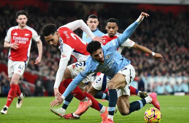 Arsenal và Man City sẽ phải thể hiện bản lĩnh trước lịch thi đấu khốc liệt sắp tới.