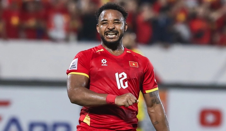 Xu&acirc;n Son sở hữu một th&acirc;n h&igrave;nh kh&aacute; ''đầm''.