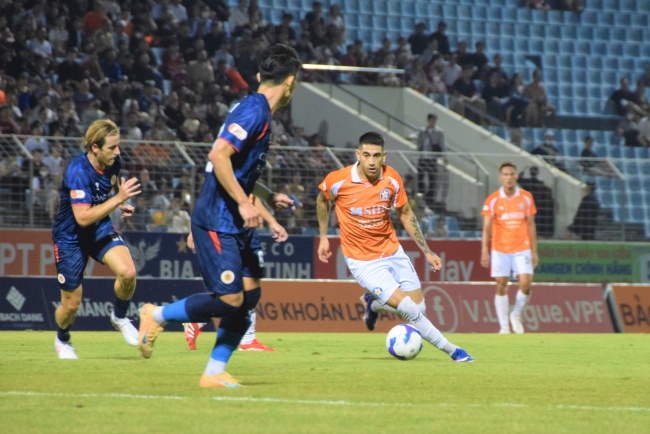Ảnh bài viết Điểm tin bóng đá Việt Nam 4/4: Đà Nẵng nhận án phạt nặng; "Chảo lửa" Quảng Ngãi gây sốt