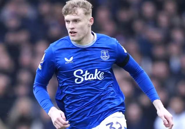 Branthwaite được cho rằng muốn gia nhập MU.