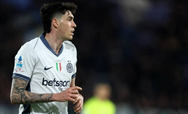 Bastoni đang lọt vào tầm ngắm của Barca.