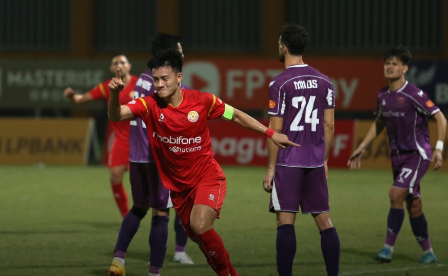 Ảnh bài viết Sút hỏng 11m, Thanh Nhàn "lập công chuộc tội" cho PVF-CAND trước Becamex TPHCM