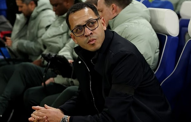 Rosenior đang đứng trước một giai đoạn đầy thử thách.