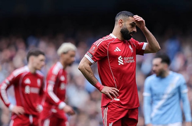 Mohamed Salah - 6.0: Khởi đầu "tour diễn chia tay" thảm họa bằng việc bỏ lỡ các cơ hội ngon ăn và sút hỏng phạt đền. Một ngày thi đấu vô duyên của ngôi sao Ai Cập.

Dominik Szoboszlai - 7.2: Dù nhận điểm số cao nhất đội nhưng tầm ảnh hưởng của anh rất hạn chế. Szoboszlai gần như "mất tích" và không tạo ra được đột biến nào đáng kể.

Florian Wirtz - 6.9: Thi đấu xông xáo và gây ra nhiều khó khăn cho Man City trong 30 phút đầu. Tuy nhiên, anh hoàn toàn biến mất kể từ khi Liverpool bị dẫn bàn.

Hugo Ekitike - 7.2: Cầu thủ chơi sáng nhất bên phía Liverpool với những pha di chuyển thông minh. Anh là người mang về quả phạt đền nhưng các đồng đội đã lãng phí.