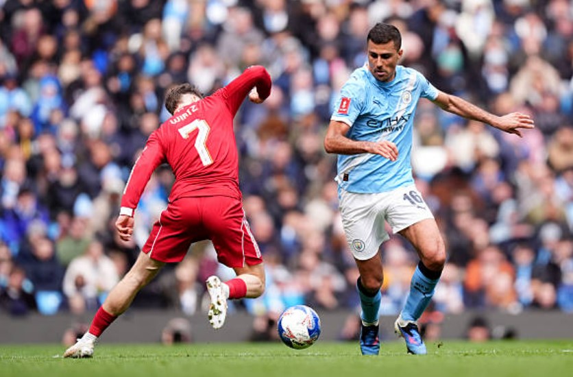 Florian Wirtz - 6.9: Thi đấu xông xáo và gây ra nhiều khó khăn cho Man City trong 30 phút đầu. Tuy nhiên, anh hoàn toàn biến mất kể từ khi Liverpool bị dẫn bàn.

Hugo Ekitike - 7.2: Cầu thủ chơi sáng nhất bên phía Liverpool với những pha di chuyển thông minh. Anh là người mang về quả phạt đền nhưng các đồng đội đã lãng phí.