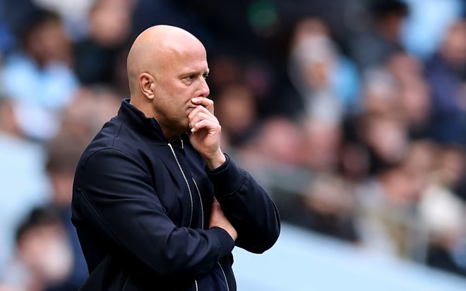 Ảnh bài viết John Barnes khuyên Liverpool không nên sa thải Arne Slot