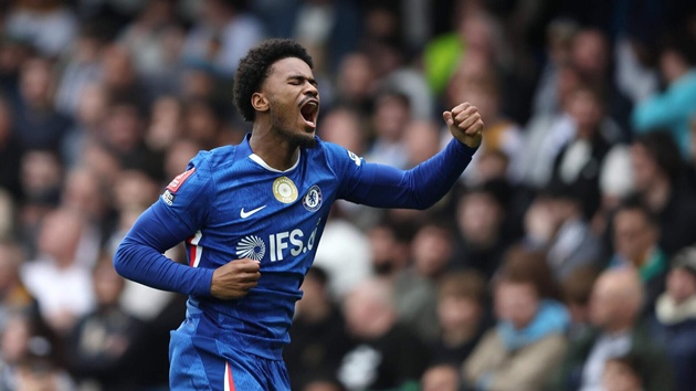 Jorrel Hato (7 điểm): Hato tiếp tục chứng minh cái duyên ghi bàn dưới thời Liam Rosenior với pha lập công mở màn đầy hưng phấn