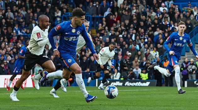Pedro Neto (7 điểm): Cầu thủ Bồ Đào Nha hoàn thành xuất sắc nhiệm vụ quấy rối hành lang cánh phải và tạo ra một pha dọn cỗ cho Joao Pedro