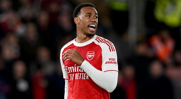 Arsenal lo lắng về t&igrave;nh h&igrave;nh của Gabriel