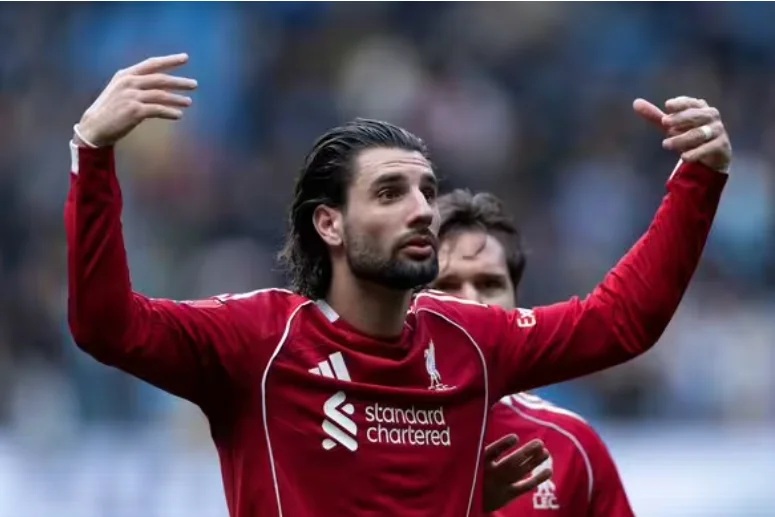 Ảnh bài viết Szoboszlai bật CĐV nhà sau thảm bại trước Man City