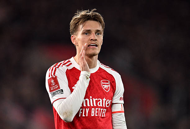 Martin Odegaard - 7 điểm: Trở lại sau chấn thương và ngay lập tức khẳng định tầm ảnh hưởng. Có một số cơ hội và pha chạm bóng xuất sắc ở đầu trận, suýt nữa đã ghi bàn với một cú sút chân trái trong vòng cấm.