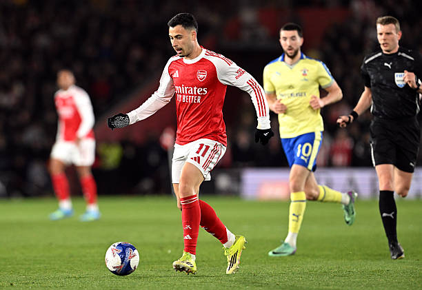 Gabriel Martinelli - 4 điểm: Thi đấu nỗ lực trong hiệp một, nhưng bước sang hiệp hai, anh hoàn toàn "chìm nghỉm" khi những pha đi bóng đột phá xuống đáy biên không mang đến hiệu quả.