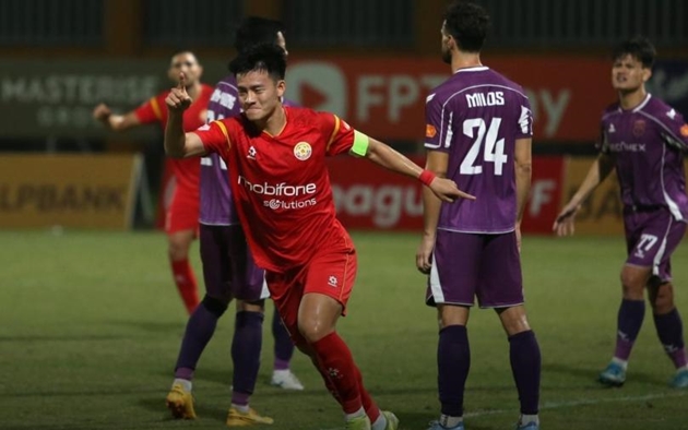 Ảnh bài viết HLV Trần Tiến Đại bảo vệ Thanh Nhàn sau quả penalty hỏng