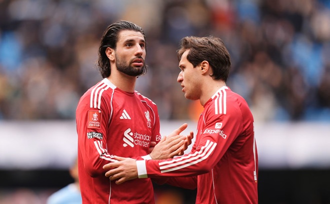 Ảnh bài viết Bất lợi bủa vây Liverpool trong cuộc đua top 4 với MU