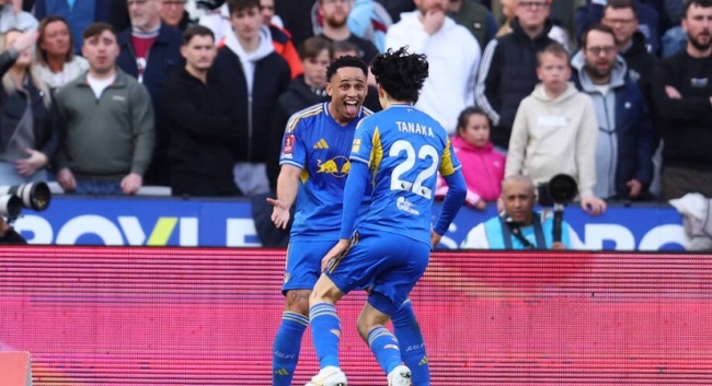 Ao Tanaka mở tỷ số trận đấu.