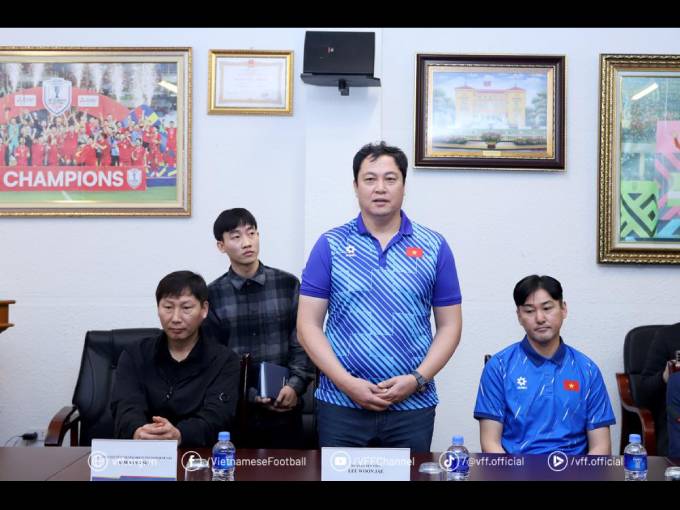 Ảnh bài viết CHÍNH THỨC: VFF chốt hợp đồng mới với trợ lý HLV Kim Sang-sik