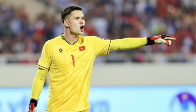 Thủ môn Filip Nguyễn khẳng định vị thế trong màu áo tuyển.