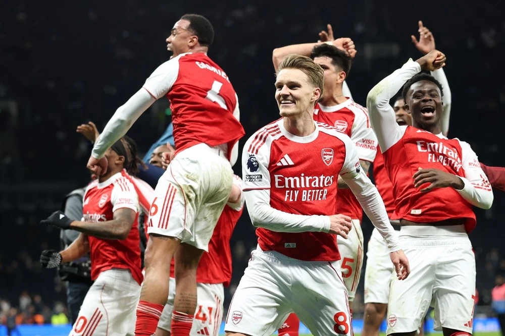 Arsenal vẫn nắm lợi thế lớn để chinh phục danh hiệu Ngoại hạng Anh.