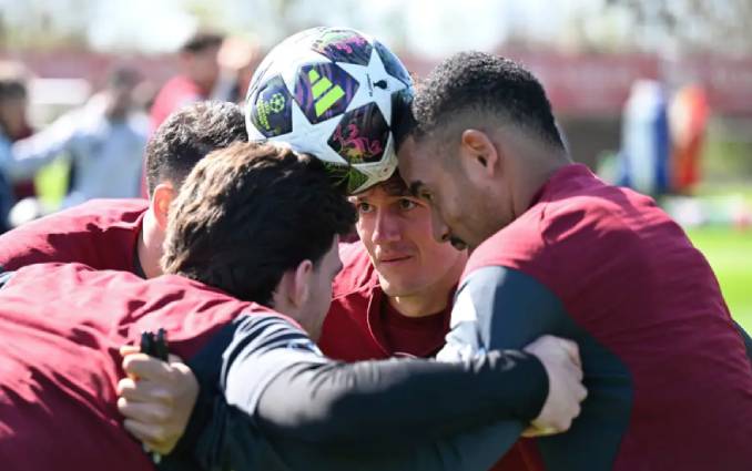 Ảnh bài viết CĐV Arsenal nổi cáu vì bài tập kẹp bút của Arteta