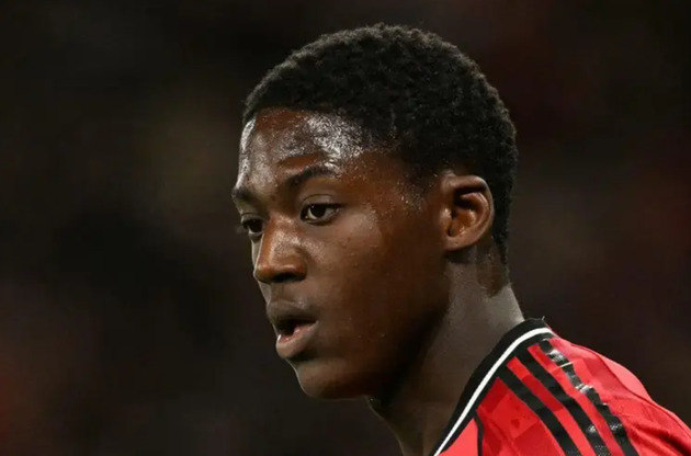 Ảnh bài viết Man Utd tăng lương gấp 4 lần để trói chân Mainoo