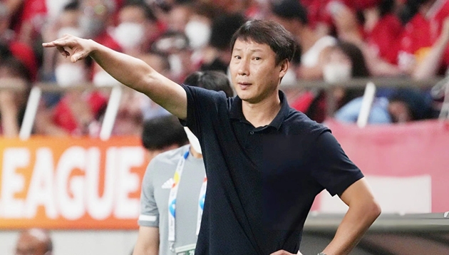 HLV Kim Sang-sik sẽ phải c&oacute; những bước t&iacute;nh quan trọng cho giai đoạn nửa sau năm 2026/