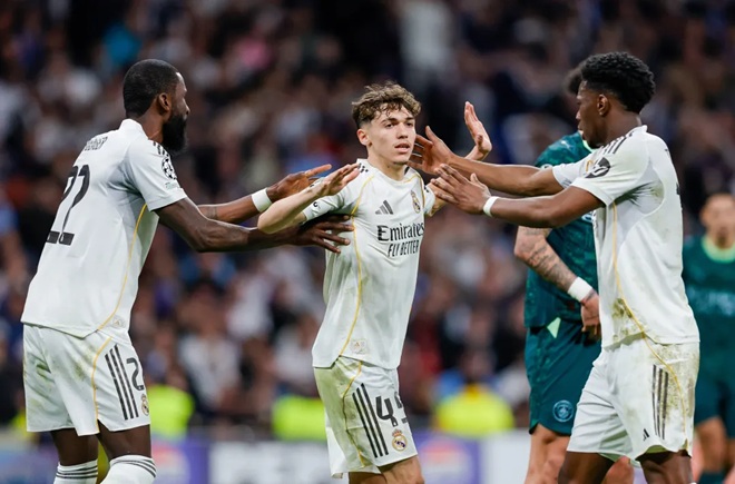 Thiago Pitarch đã có trận đấu xuất sắc trước Man City.