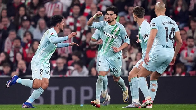 Betis ngược d&ograve;ng trước