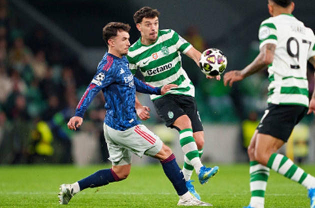 Tiền vệ trung t&acirc;m: Martin Zubimendi - 6.9 điểm T&acirc;n binh của Arsenal đ&atilde; c&oacute; một khoảnh khắc tỏa s&aacute;ng hụt khi c&uacute; dứt điểm tinh tế của anh v&agrave;o lưới Sporting bị VAR từ chối do lỗi việt vị của đồng đội. Tuy nhi&ecirc;n, m&agrave;n tr&igrave;nh diễn tổng thể của Zubimendi vẫn ở mức kh&aacute; khi anh cho thấy sự h&ograve;a nhập tốt với lối đ&aacute; kiểm so&aacute;t của đội b&oacute;ng.